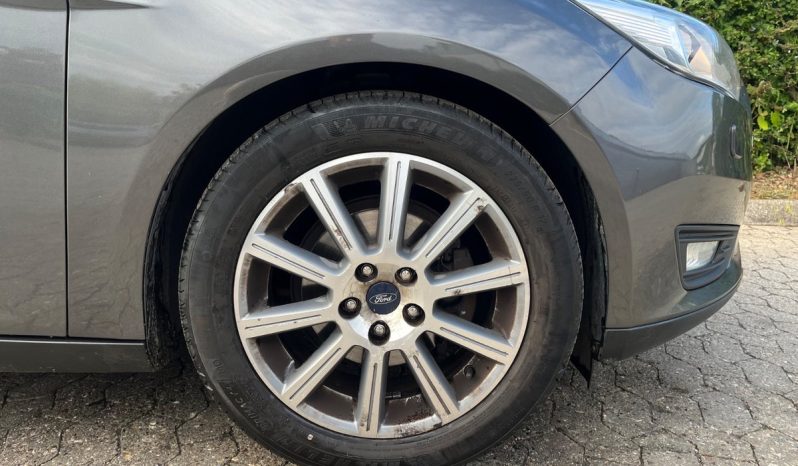 
								Ford Focus 1,0 SCTi 125 Titanium stc. 5d full									