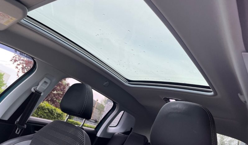 
								Peugeot 2008 1,2 PureTech 110 Allure Sky EAT6 5d full									