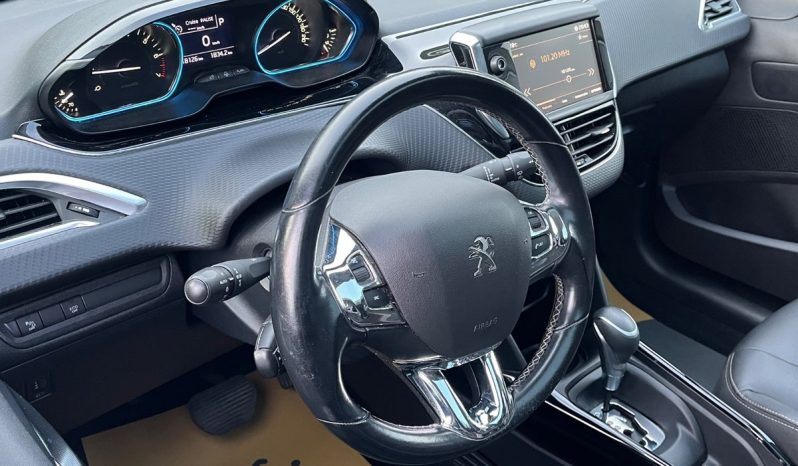 
								Peugeot 2008 1,2 PureTech 110 Allure Sky EAT6 5d full									