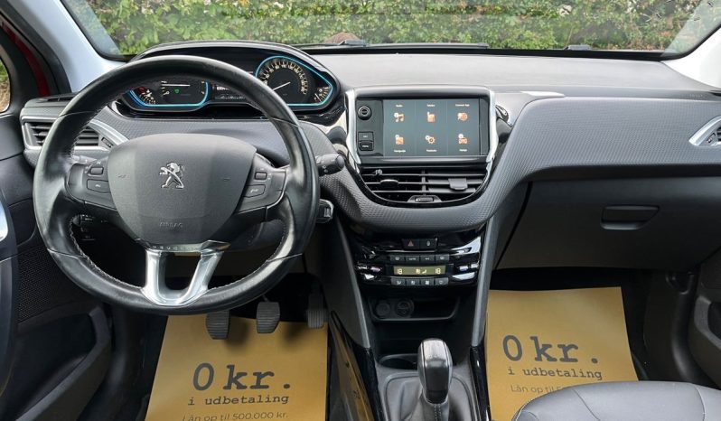 
								Peugeot 2008 1,2 e-THP 110 Allure Sky 5d full									