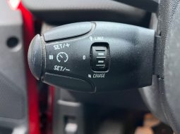 
										Peugeot 2008 1,2 e-THP 110 Allure Sky 5d full									