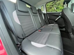 
										Peugeot 2008 1,2 e-THP 110 Allure Sky 5d full									