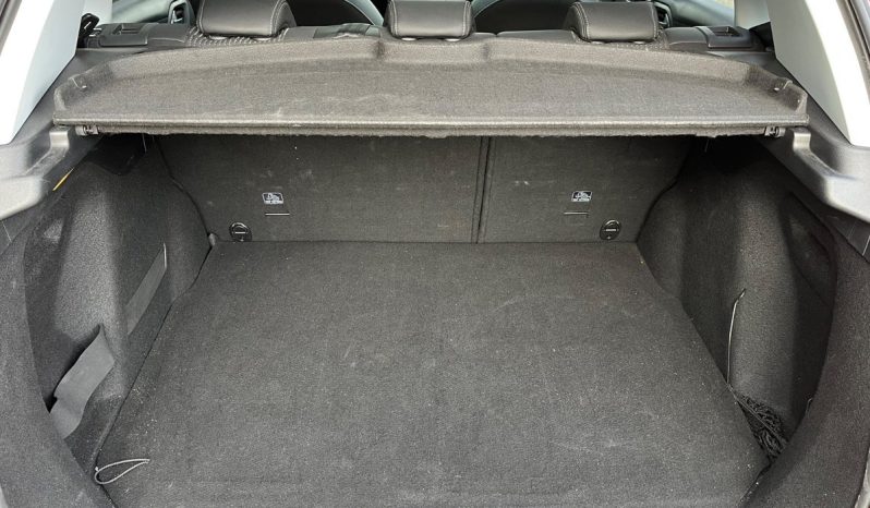 
								Peugeot 2008 1,2 e-THP 110 Allure Sky 5d full									