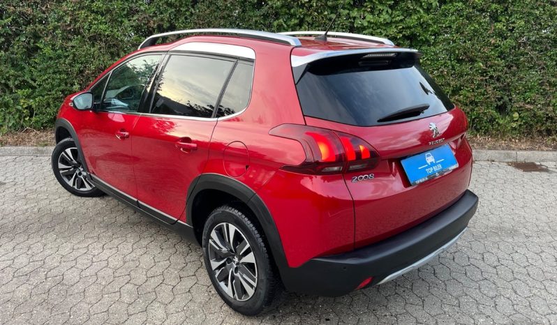 
								Peugeot 2008 1,2 e-THP 110 Allure Sky 5d full									