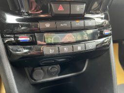 
										Peugeot 208 1,2 VTi 82 Allure 5d full									