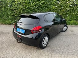 
										Peugeot 208 1,2 VTi 82 Allure 5d full									