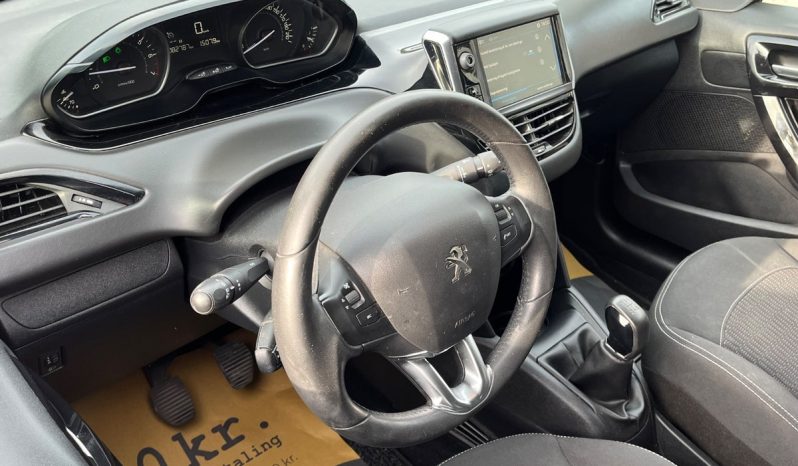 
								Peugeot 208 1,2 VTi 82 Allure 5d full									