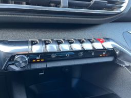 
										Peugeot 3008 1,2 e-THP 130 Allure EAT6 5d full									