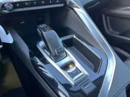 
										Peugeot 3008 1,2 e-THP 130 Allure EAT6 5d full									