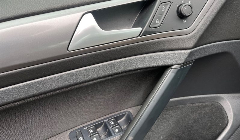 
								VW Golf VII 1,4 TSi 125 Highline Variant DSG BMT 5d full									