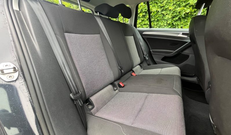 
								VW Golf VII 1,4 TSi 125 Highline Variant DSG BMT 5d full									